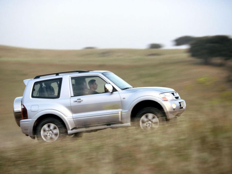  Mitsubishi Montero 3-Door 1999 года  (фото 13 из 21)